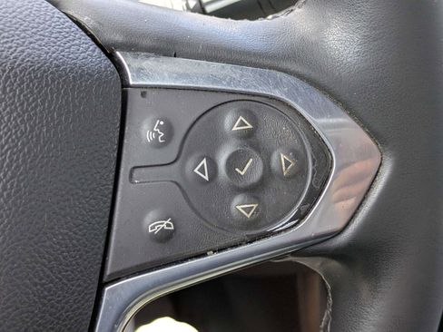 Used 2023 Chevrolet Traverse LT FWD image 25