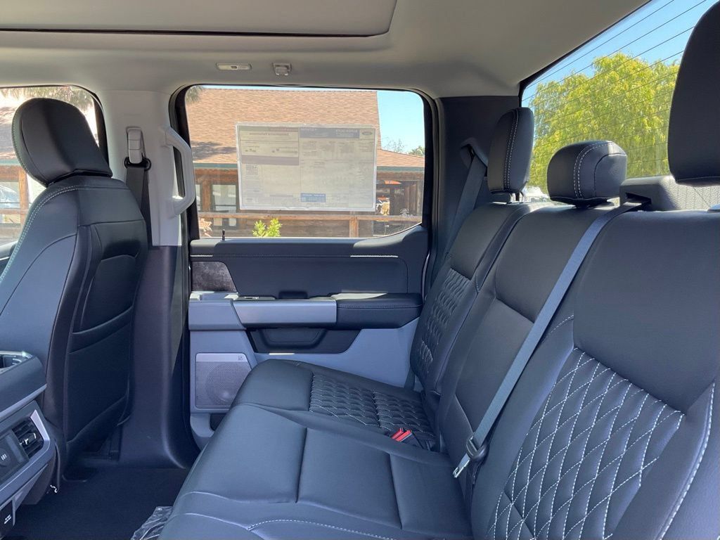 New 2026 Ford F250 XLT w/ XLT Premium Package AWD/4WD image 27