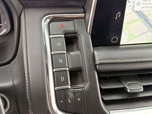 Used 2022 GMC Yukon SLT w/ SLT Premium Package RWD image 19