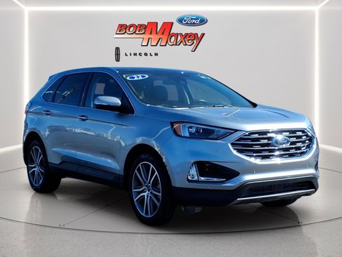 Used 2022 Ford Edge Titanium w/ Class II Trailer Tow Package image 3