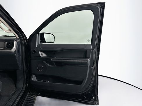 Used 2024 Ford Expedition Max XLT image 35