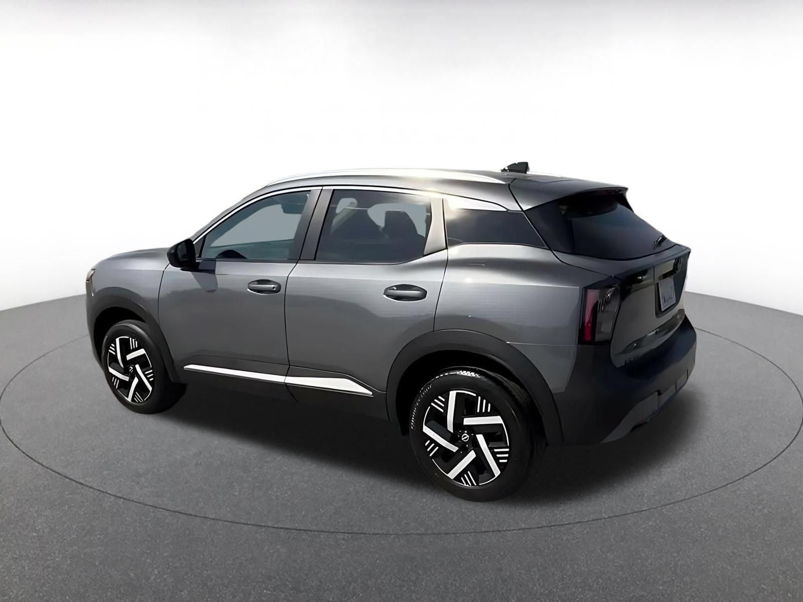 Used 2026 Nissan Kicks SV w/ Cold Weather Package FWD image 9