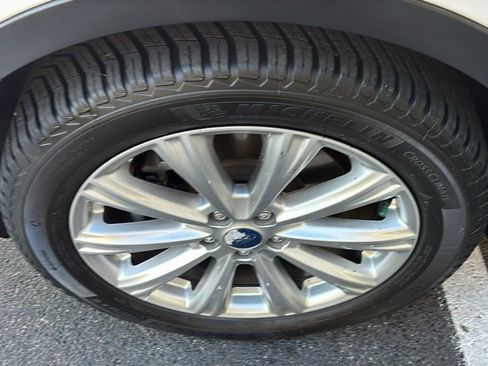 Used 2017 Ford Escape Titanium image 32