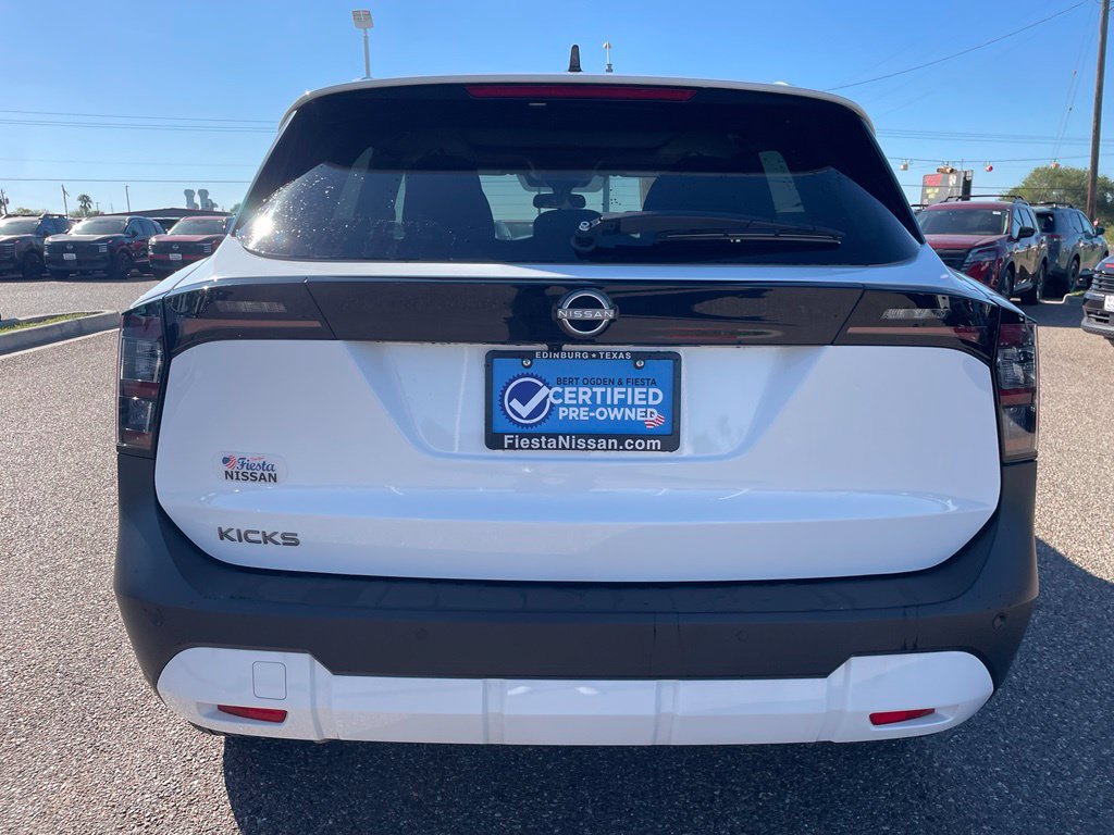 Used 2026 Nissan Kicks SV w/ SV Premium Package FWD image 4