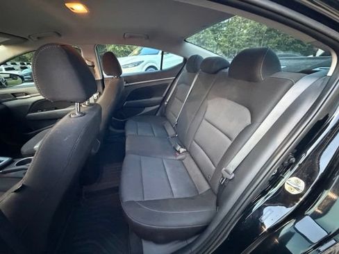 Used 2018 Hyundai Elantra SEL FWD image 15