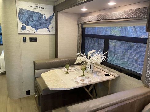 Used 2017 Ford E-450 and Econoline 450 Super Duty w/ Motorhome Prep Package image 58