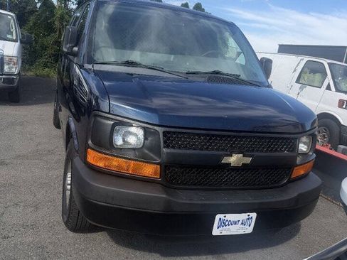 Used 2015 Chevrolet Express 2500 w/ Cold Climate Package RWD image 16