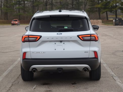 Used 2025 Ford Escape Platinum w/ Premium Technology Package image 24