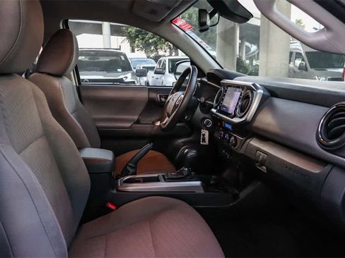 Used 2022 Toyota Tacoma SR5 image 17