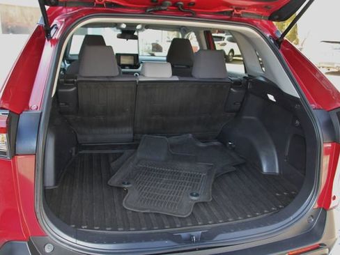 Used 2021 Toyota RAV4 XLE image 35