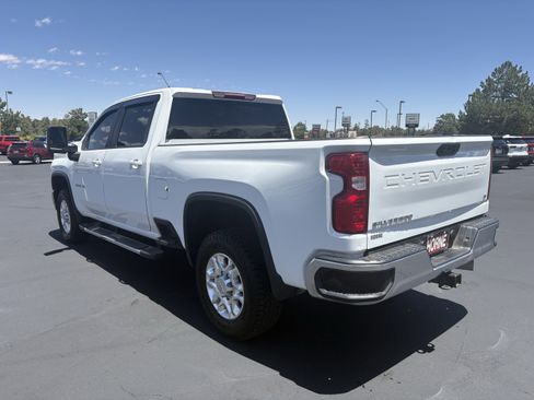 Used 2024 Chevrolet Silverado 2500 LT AWD/4WD image 5