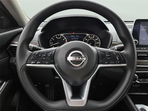 Used 2023 Nissan Altima 2.5 SV FWD image 22