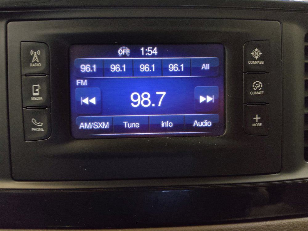 Used 2017 Chrysler Pacifica Touring-L FWD image 25