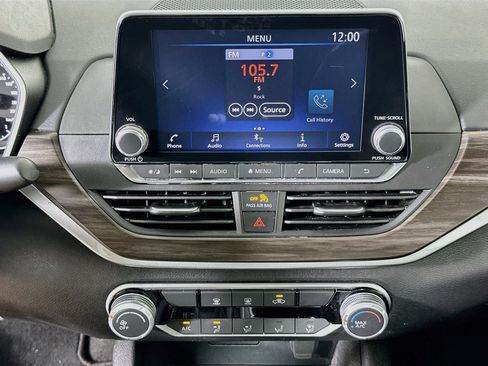 Used 2025 Nissan Altima 2.5 SV FWD image 23
