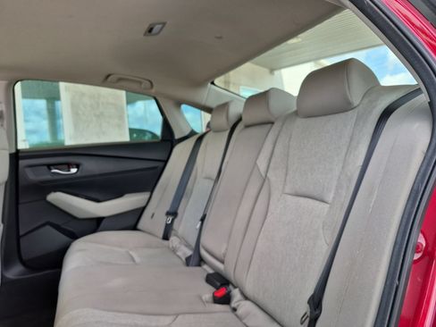 Used 2025 Honda Accord SE image 8