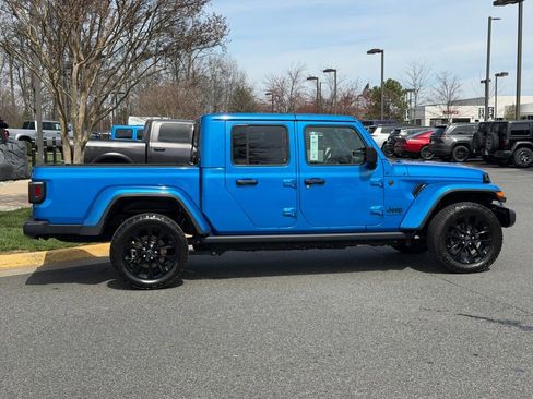 Used 2024 Jeep Gladiator Sport image 5