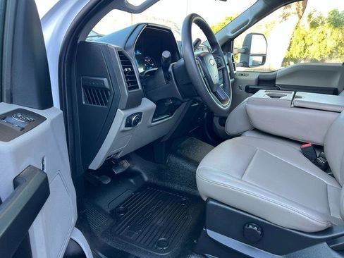 Used 2020 Ford F550 2WD Regular Cab Super Duty image 11