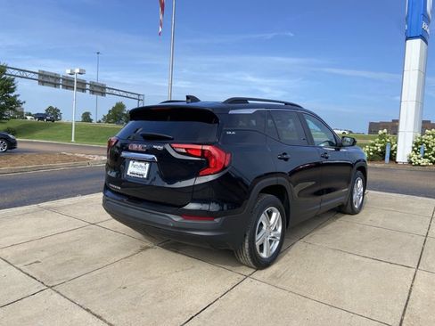 Used 2021 GMC Terrain SLE w/ Driver Convenience Package FWD image 11