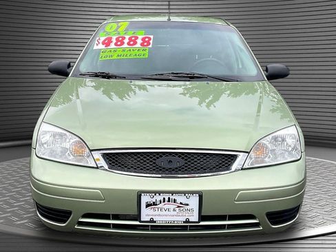 Used 2007 Ford Focus S FWD image 2