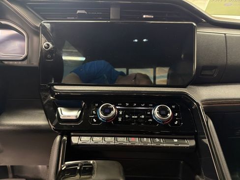 Used 2023 GMC Sierra 1500 AT4 w/ AT4 Premium Package image 22