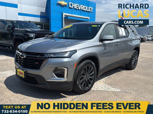 Used 2023 Chevrolet Traverse RS AWD/4WD image 1