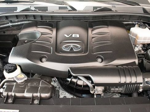 Used 2017 INFINITI QX80 4WD w/ Deluxe Technology Package image 3