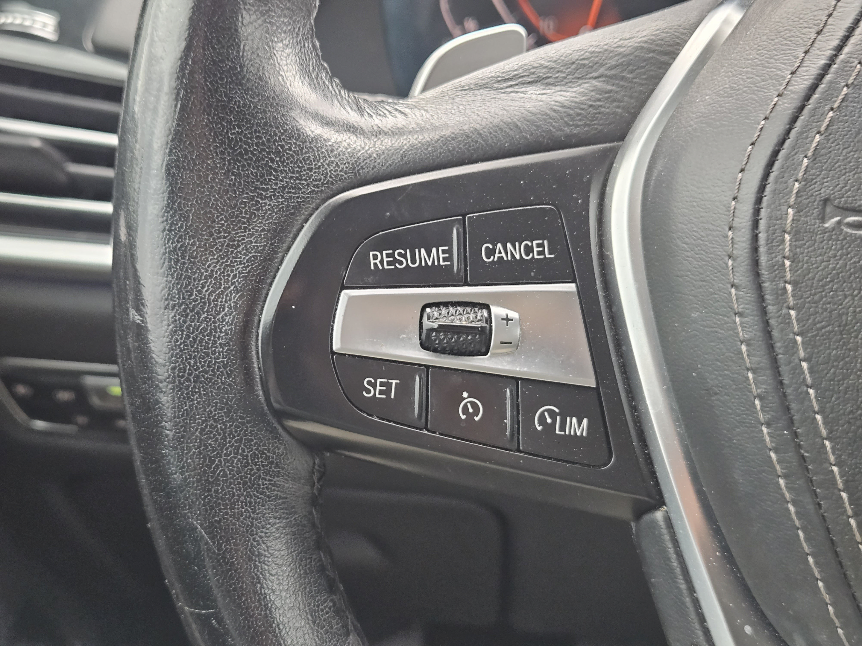 Used 2020 BMW X5 xDrive40i w/ Convenience Package AWD/4WD image 18