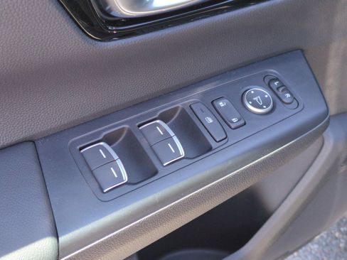 Used 2025 Honda CR-V EX-L image 13