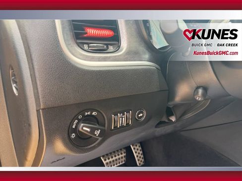Used 2017 Dodge Charger R/T RWD image 19