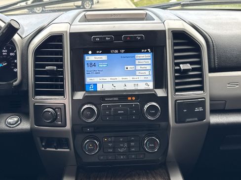 Used 2018 Ford F350 Lariat w/ Lariat Ultimate Package AWD/4WD image 17