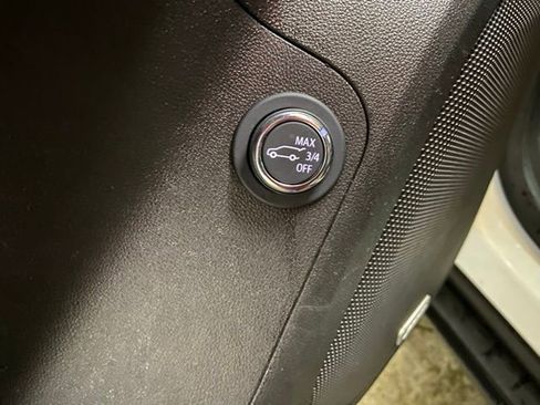 Used 2023 GMC Acadia SLT image 35