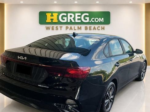 Used 2024 Kia Forte LXS FWD image 2