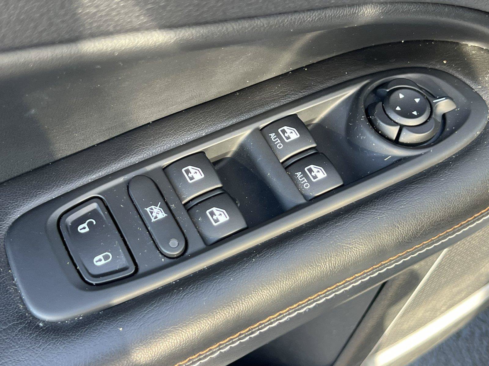 Used 2019 Jeep Compass Latitude w/ Popular Equipment Group AWD/4WD image 15