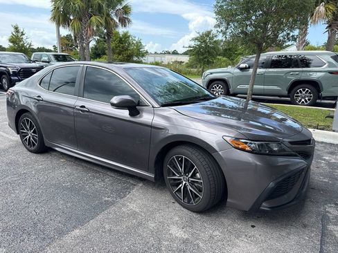 Used 2024 Toyota Camry SE FWD image 2