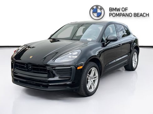 Used 2024 Porsche Macan Base image 3