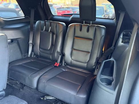 Used 2018 Ford Explorer XLT w/ Equipment Group 202A image 20
