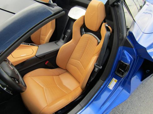 Used 2023 Chevrolet Corvette Stingray Preferred Conv w/ Z51 Performance Package RWD image 9