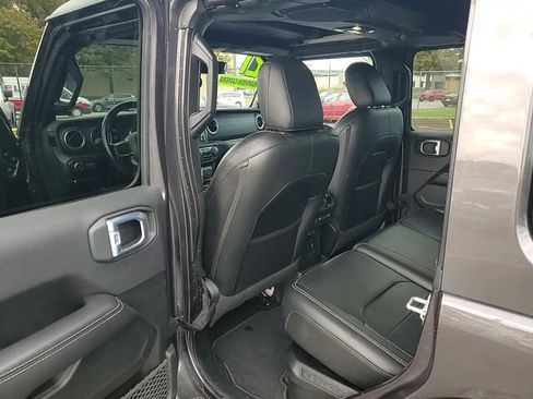 Used 2021 Jeep Wrangler Unlimited Sahara w/ Cold Weather Group image 27