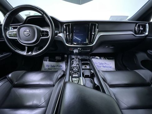 Used 2019 Volvo S60 T5 R-Design image 18