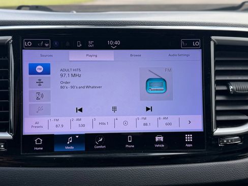 Used 2022 Chrysler Pacifica Touring-L FWD image 22