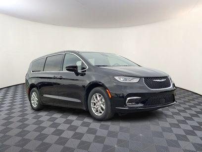 New 2026 Chrysler Pacifica Select