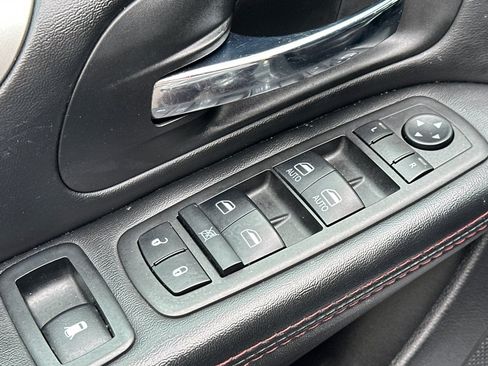 Used 2019 Dodge Grand Caravan GT FWD image 12