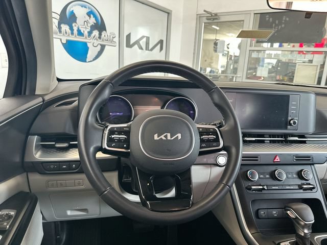Certified 2024 Kia Carnival LX FWD image 13