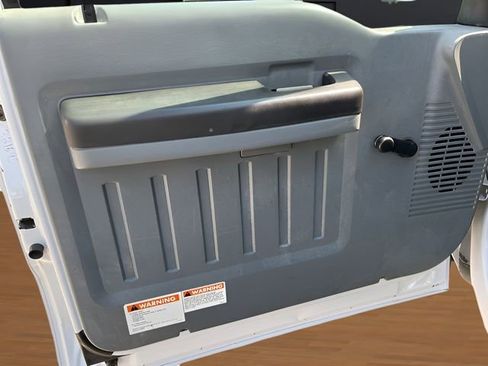 Used 2015 Ford F550 4x4 SuperCab Super Duty image 6