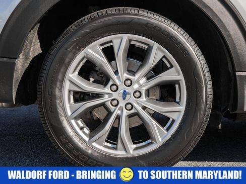 Used 2022 Ford Explorer Limited w/ Equipment Group 301A image 21