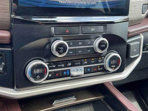 Used 2023 Ford Expedition Max Limited image 23