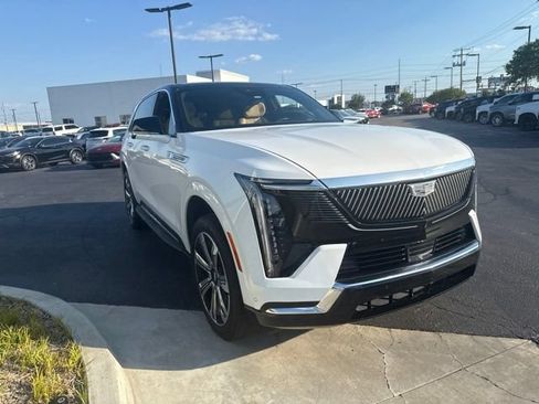 Used 2025 Cadillac Escalade IQ Luxury 2 AWD/4WD image 8