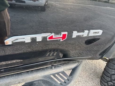 Used 2023 GMC Sierra 2500 AT4 image 15