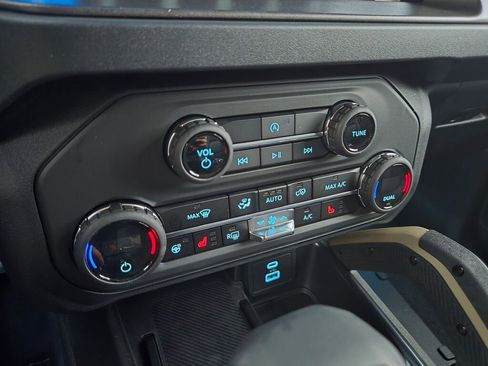 New 2025 Ford Bronco Badlands AWD/4WD image 16
