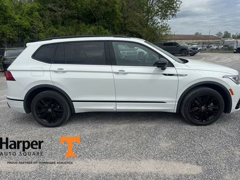 Used 2022 Volkswagen Tiguan SE R-Line image 6